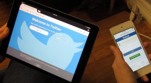 Twitter and Facebook Apps Twitter and Facebook Apps